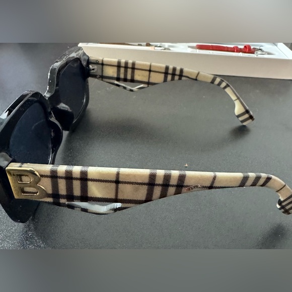 Invicta and Burberry Bundle!!!💜💜 - Picture 5 of 9